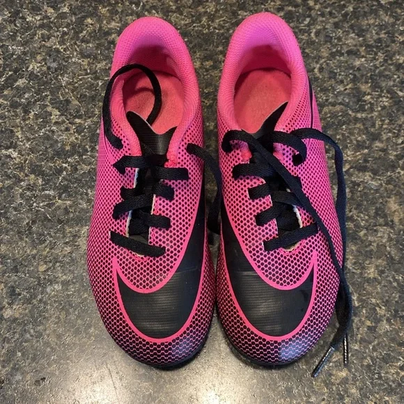 NIKE Jr. Bravata II (FG) Firm-Ground Soccer Cleat Pink Blast/Black, kids size 12 - Picture 2 of 3